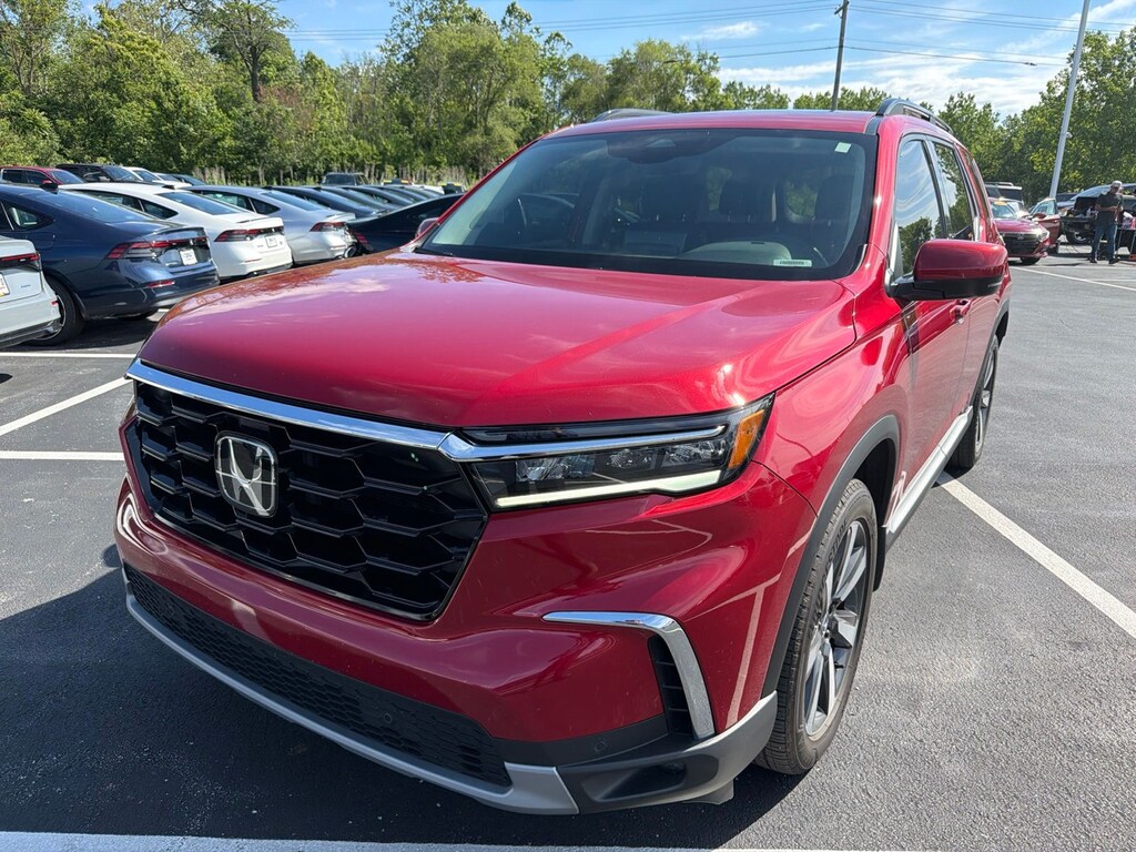 Used 2025 Honda Pilot Touring SUV