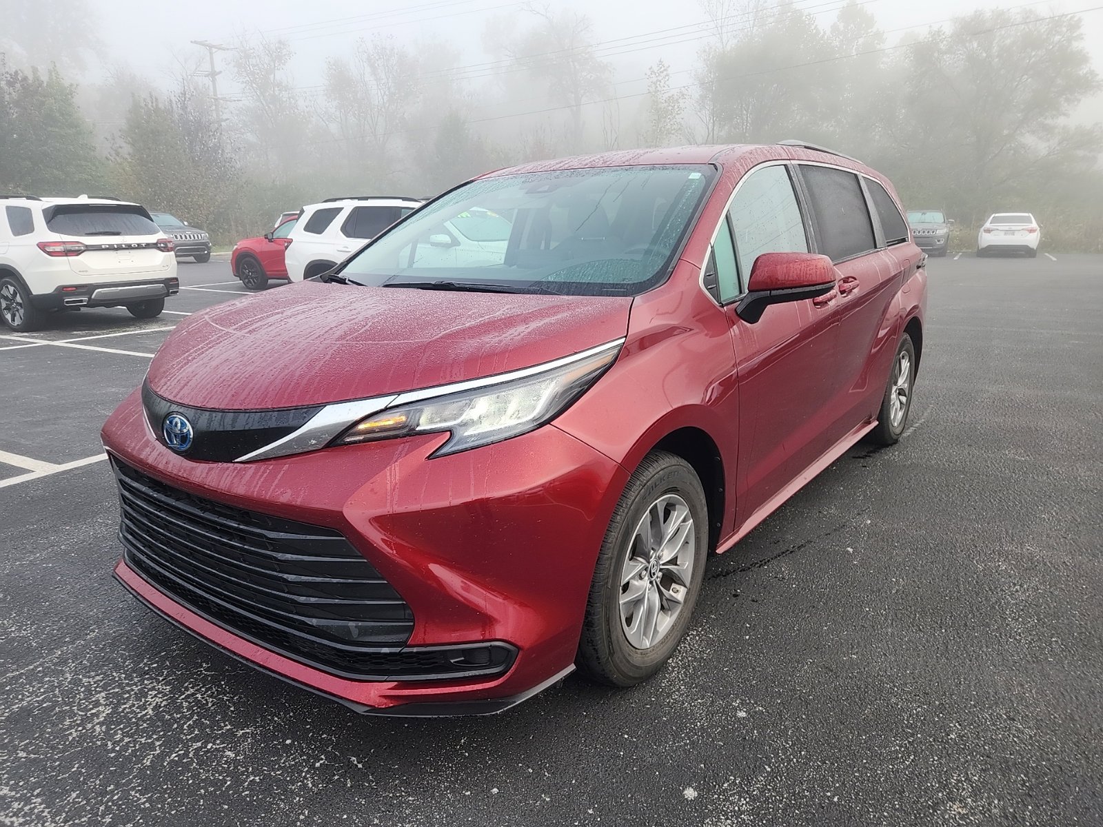 Used 2023 Toyota Sienna LE Minivan/Van