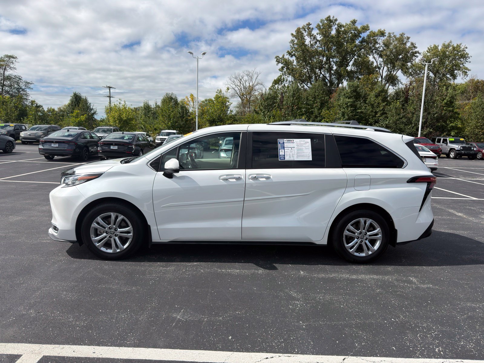 Used 2022 Toyota Sienna Platinum Minivan/Van