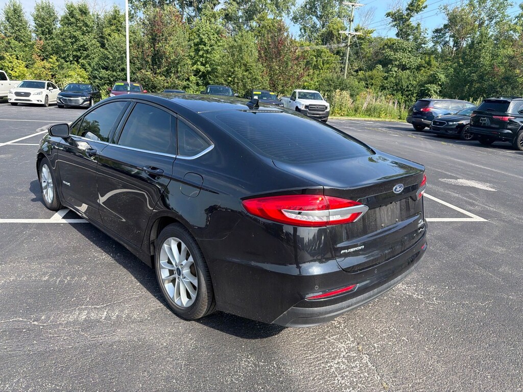 Used 2019 Ford Fusion Hybrid SE Sedan