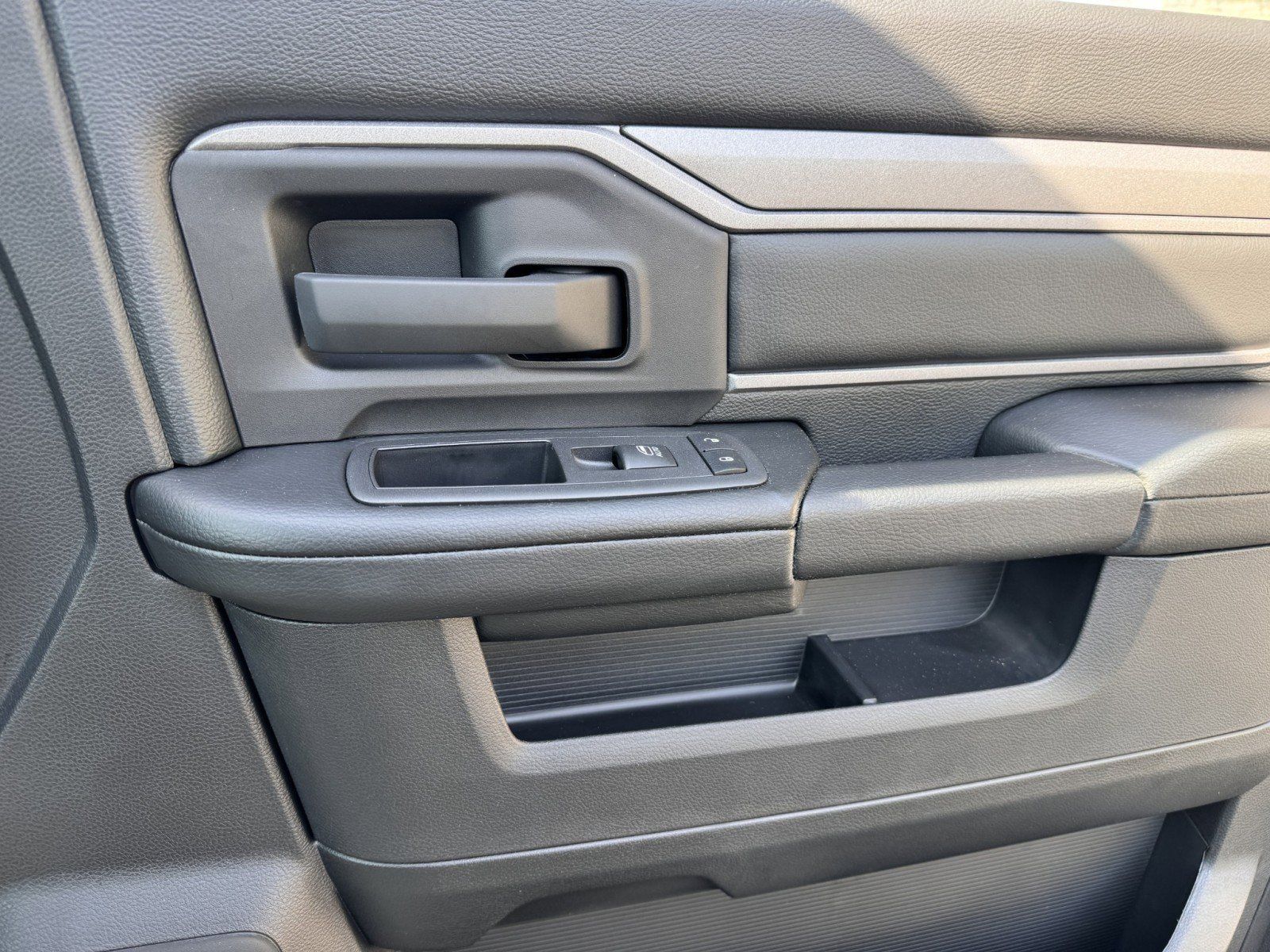 2024 RAM 3500 Tradesman - Photo 31