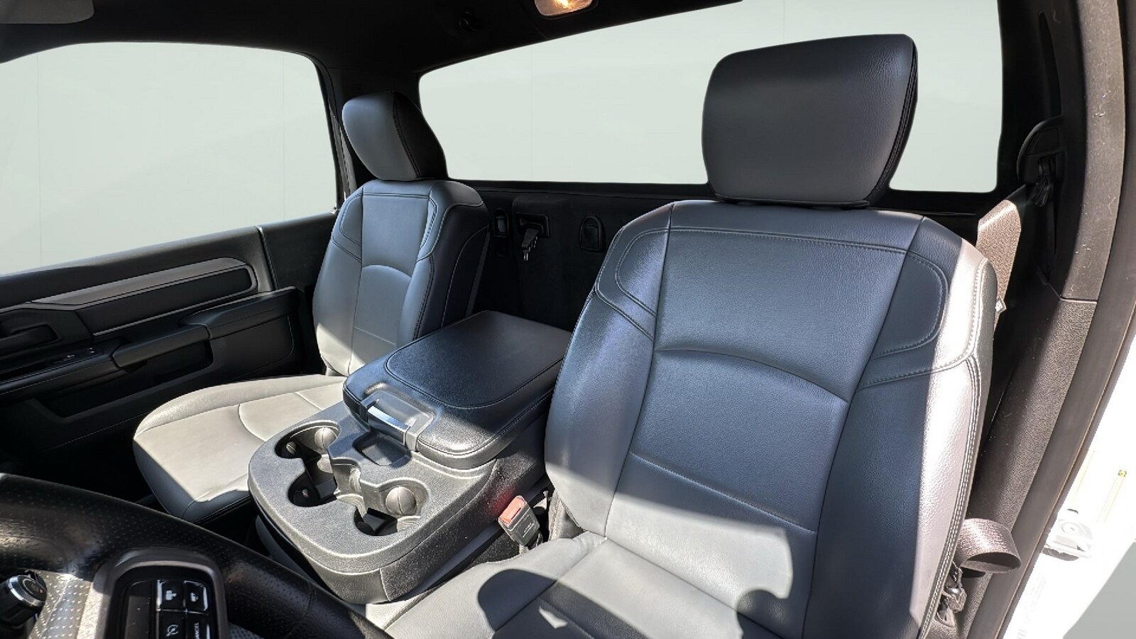 2022 Ram 2500 Tradesman photo 3