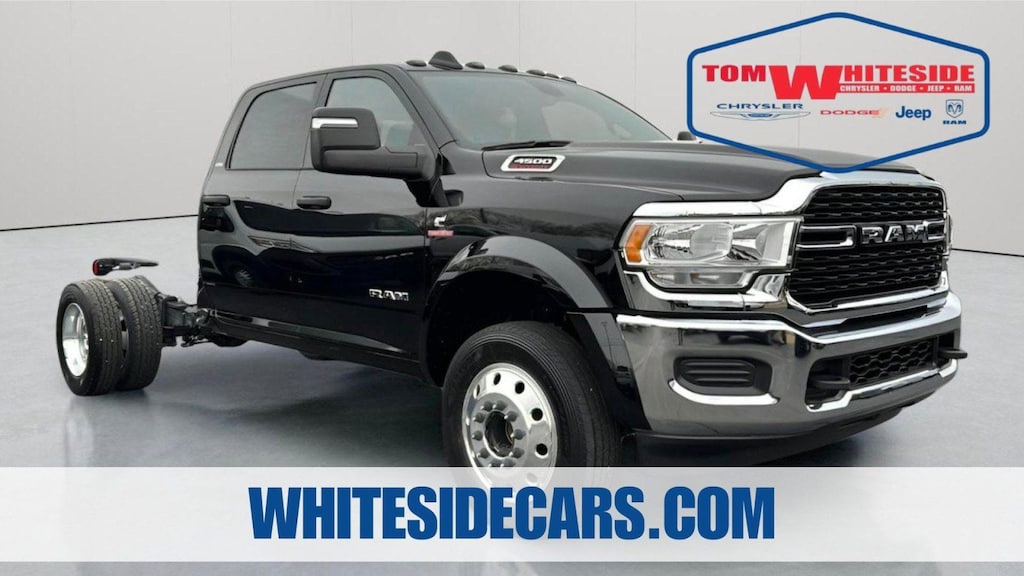 New 2024 Ram 4500 Chassis Cab 4500 SLT CHASSIS CREW CAB 4X4 60' CA Pickup