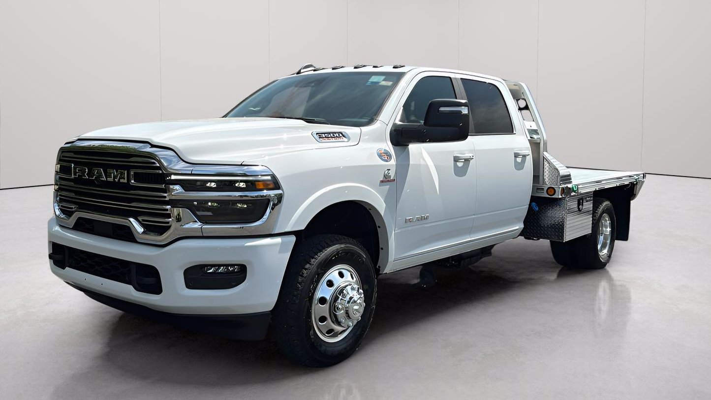 2026 RAM 3500 Chassis Big Horn - Photo 9