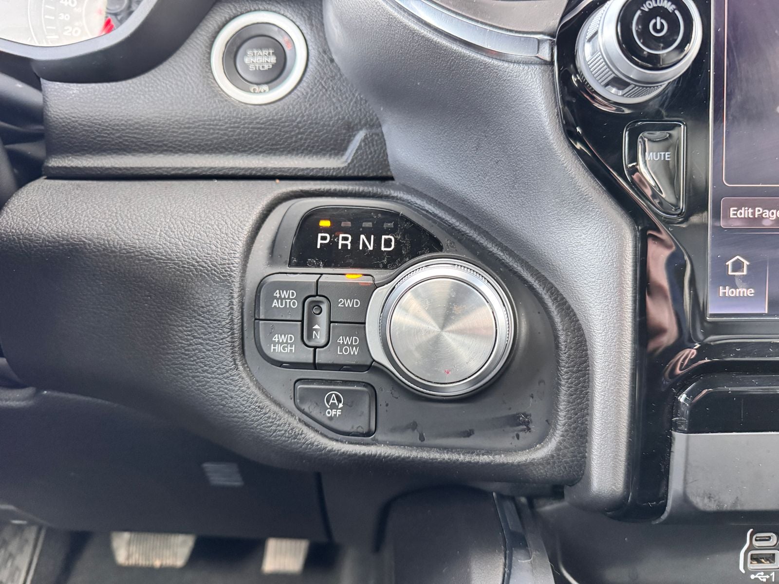 2025 RAM Ram 1500 Pickup Laramie - Photo 19