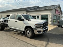 2026 Ram 3500 BIG HORN CREW CAB CHASSIS 4X4 60' CA Pickup