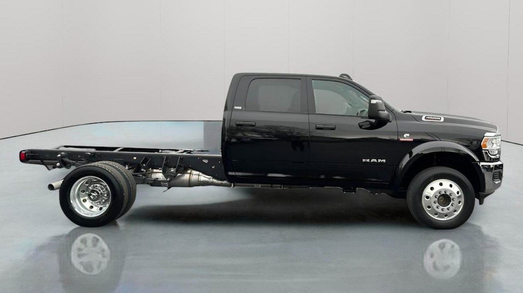 New 2024 Ram 4500 Chassis Cab 4500 SLT CHASSIS CREW CAB 4X4 60' CA Pickup