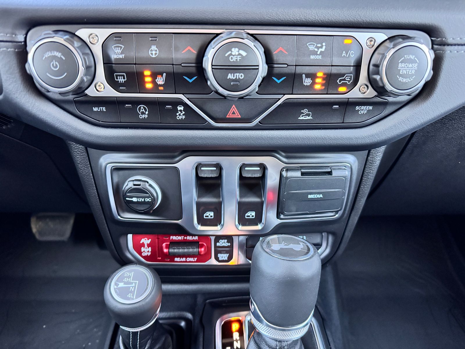 2026 Jeep Wrangler 2-Door Rubicon - Photo 20