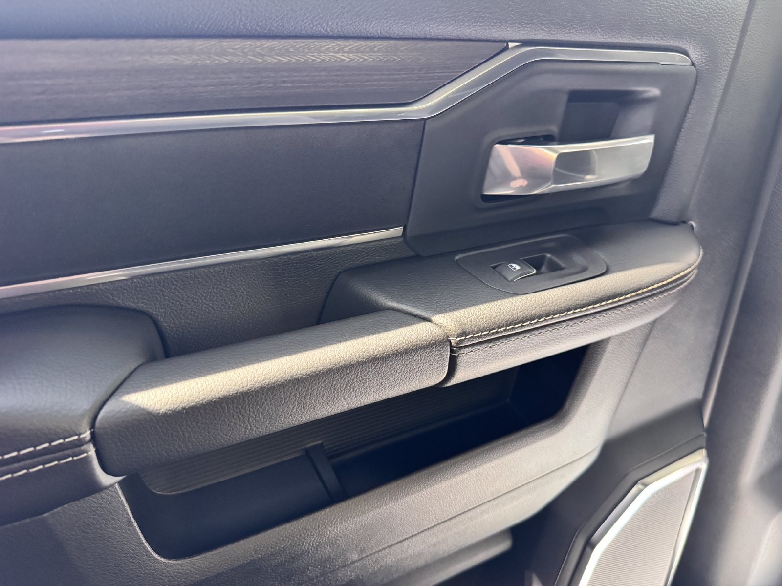 2026 RAM 3500 Chassis Big Horn - Photo 33