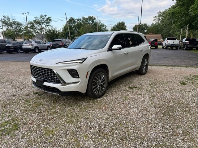 2025 Buick Enclave Avenir AWD's photo