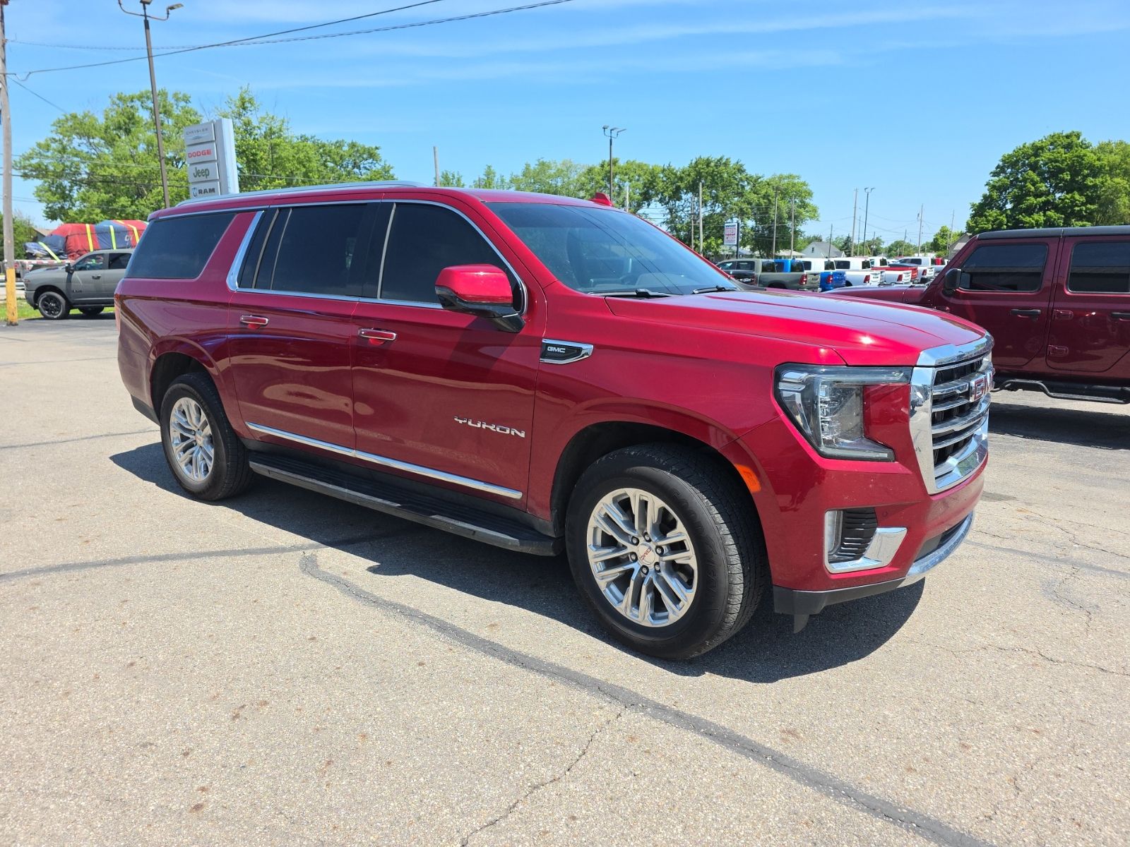 2023 GMC Yukon 4WD SLT's photo