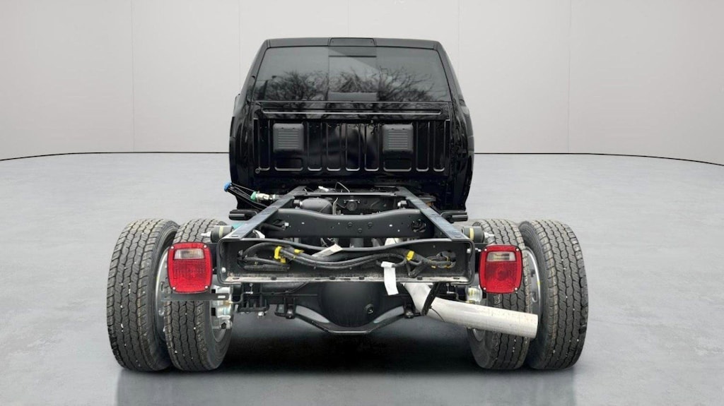 New 2024 Ram 4500 Chassis Cab 4500 SLT CHASSIS CREW CAB 4X4 60' CA Pickup