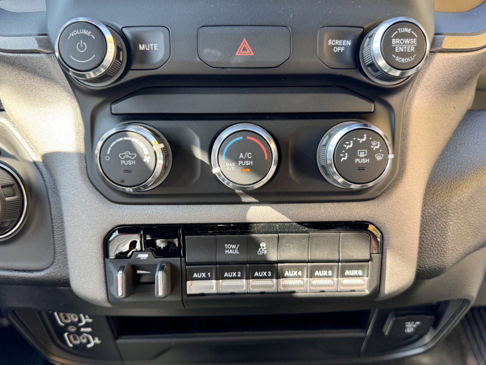 2024 RAM 3500 Tradesman - Photo 26