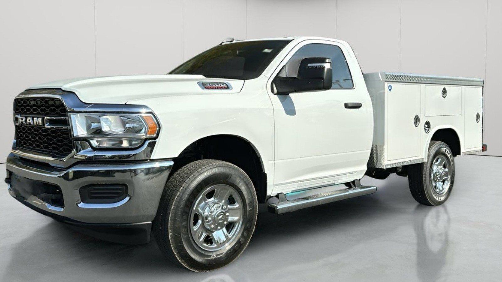 2024 RAM 3500 Tradesman - Photo 8