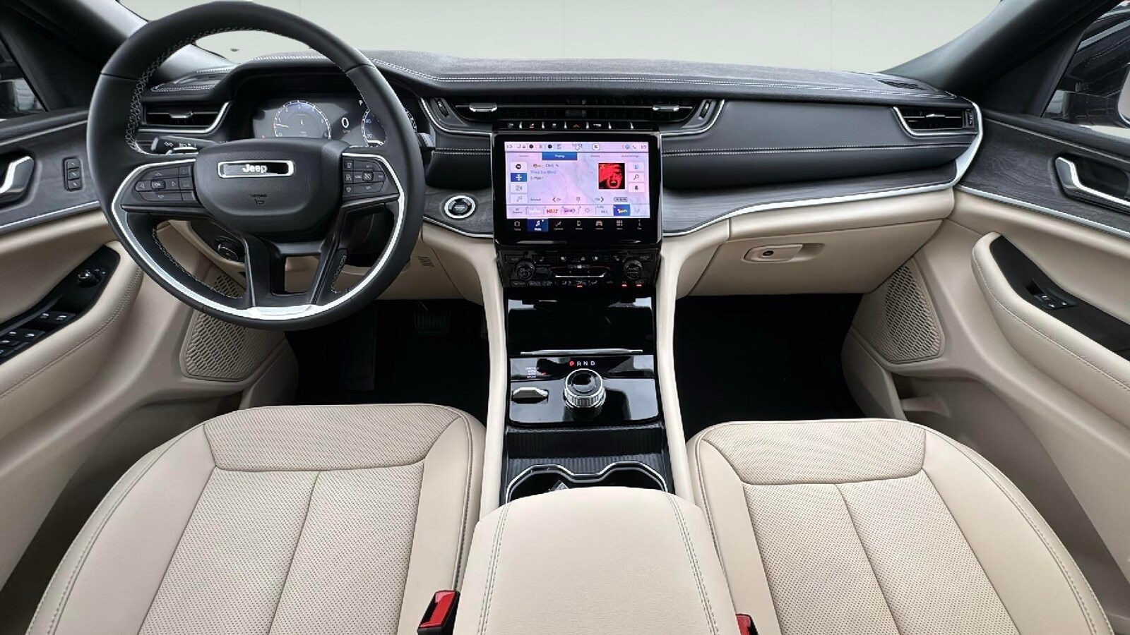 2025 Jeep Grand Cherokee Limited photo 2