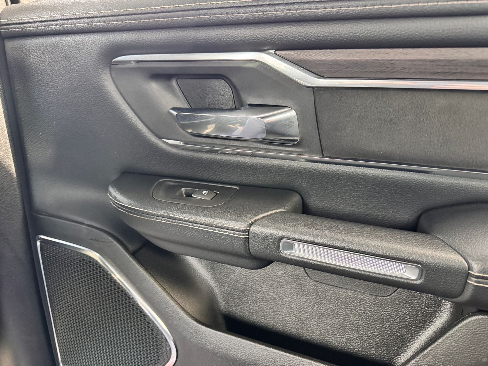2025 RAM Ram 1500 Pickup Laramie - Photo 31