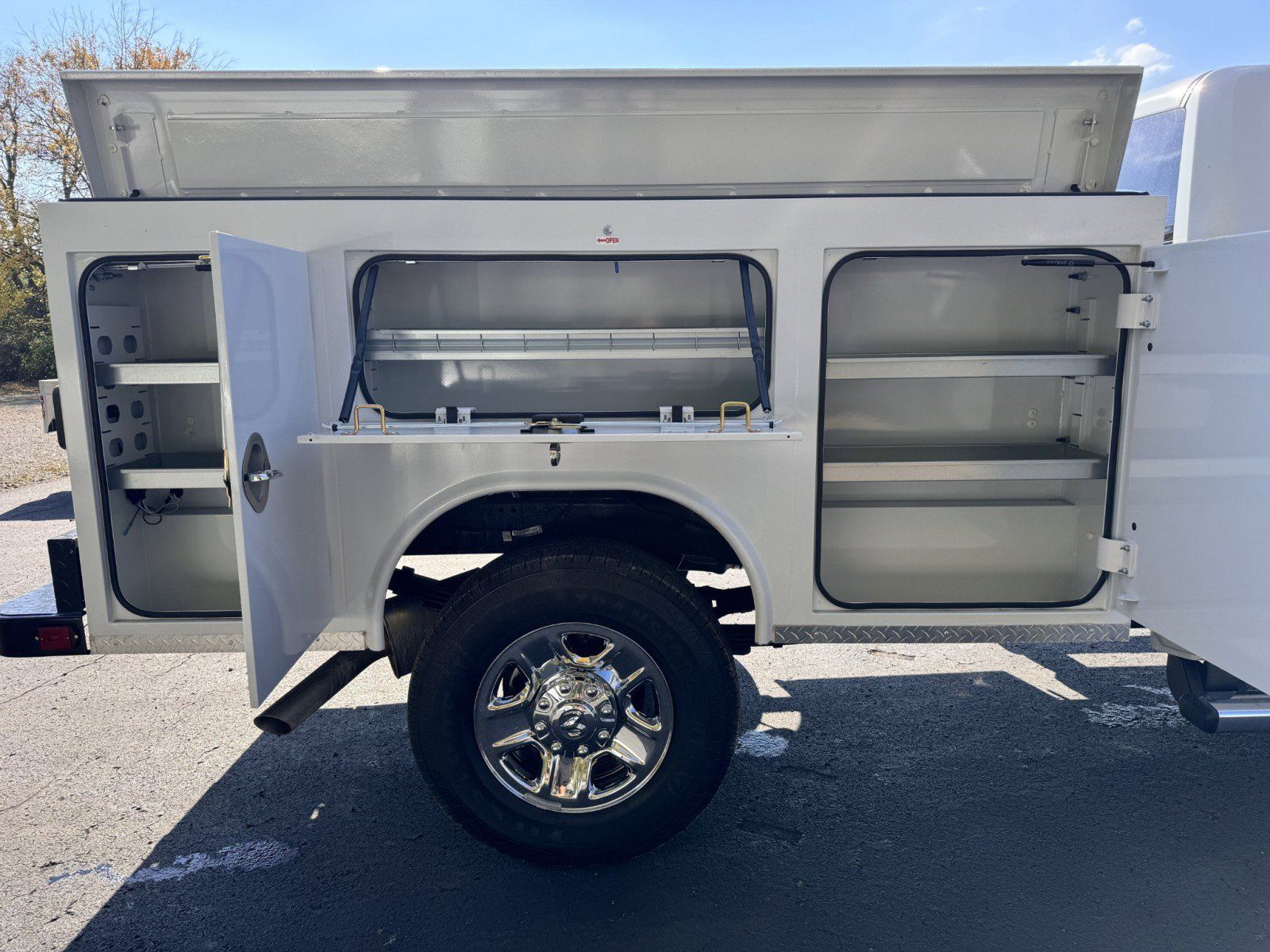 2024 RAM 3500 Tradesman - Photo 13