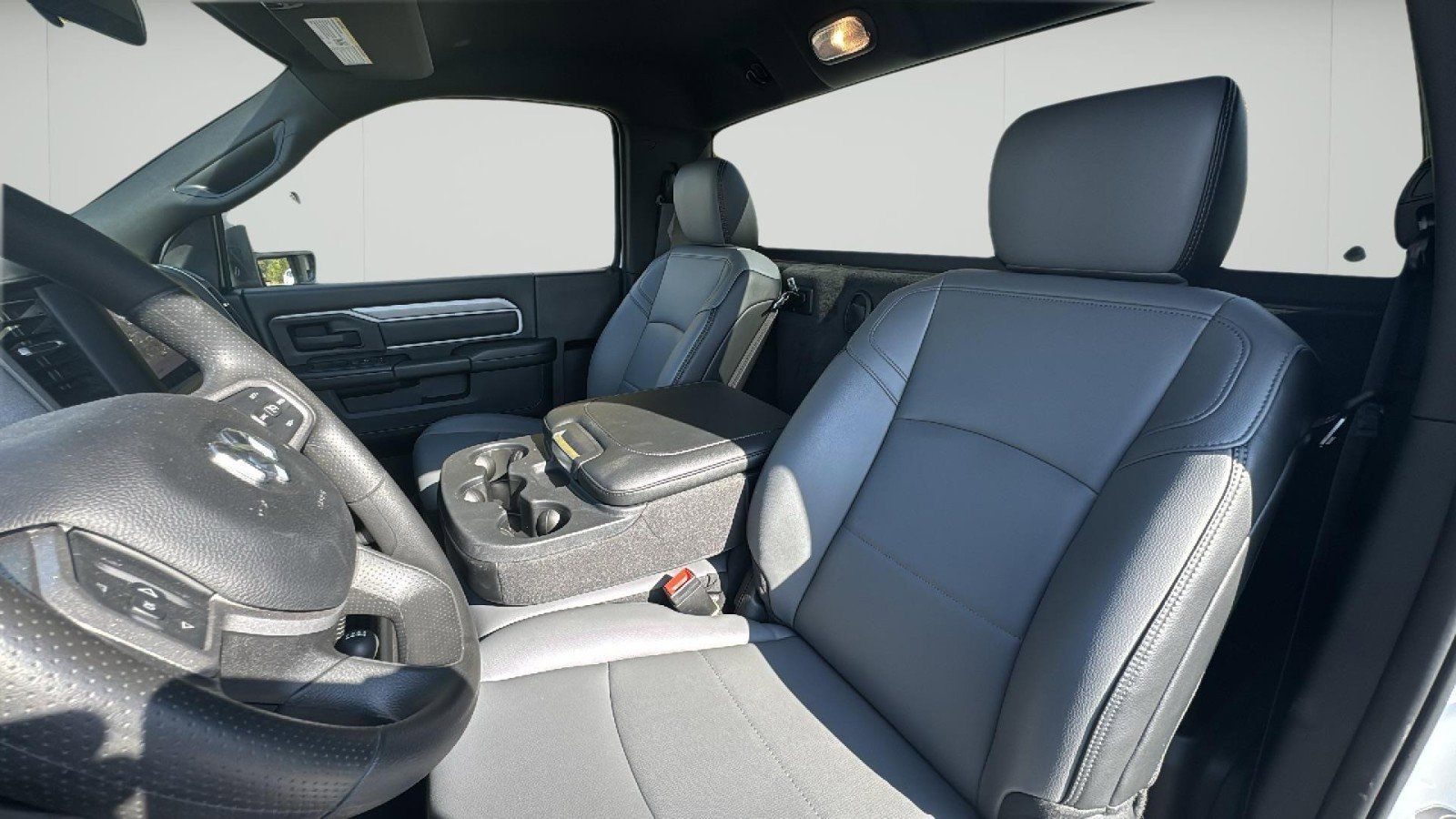 2024 RAM 3500 Tradesman - Photo 16