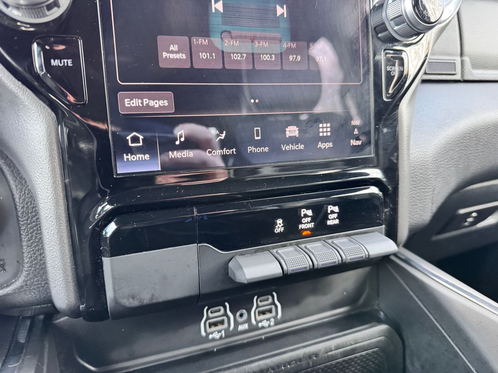 2025 RAM Ram 1500 Pickup Laramie - Photo 22