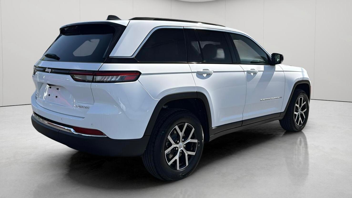 2025 Jeep Grand Cherokee Limited photo 4