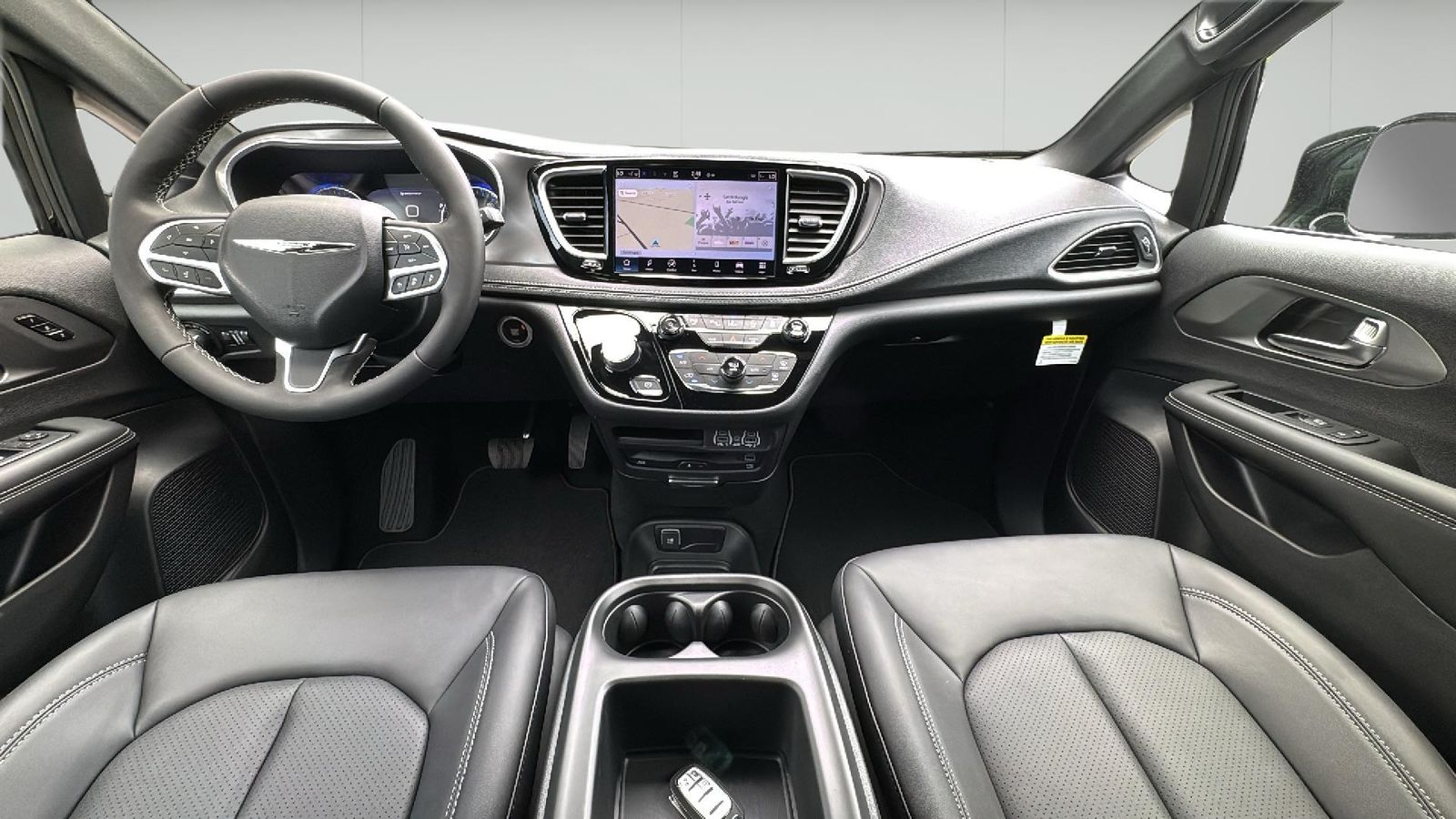 2025 Chrysler Pacifica photo 2