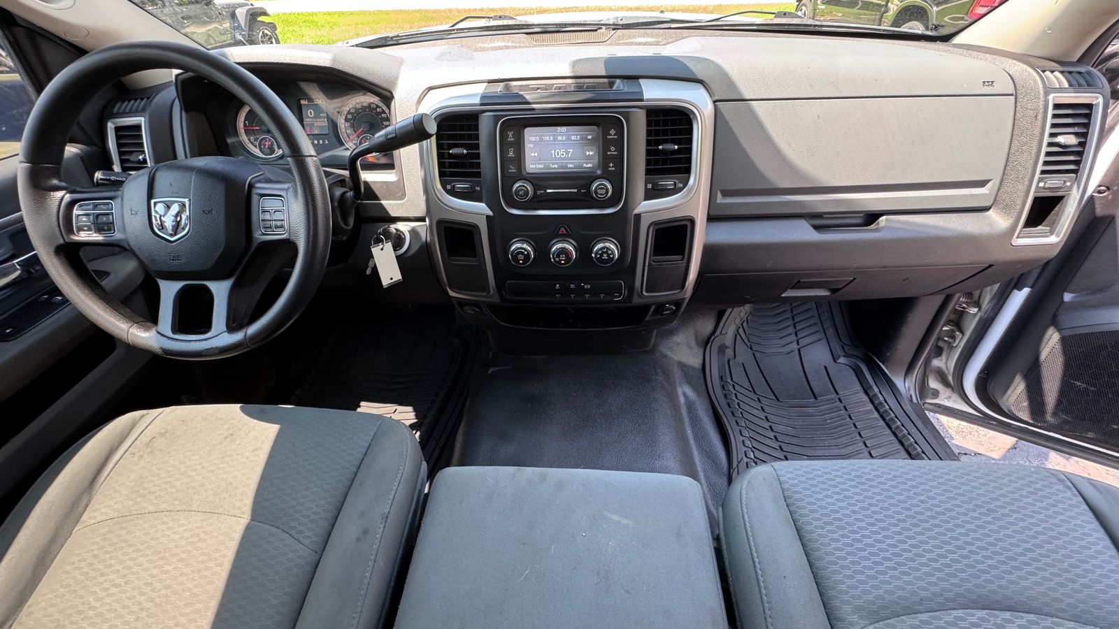 2017 Ram 5500 SLT photo 3