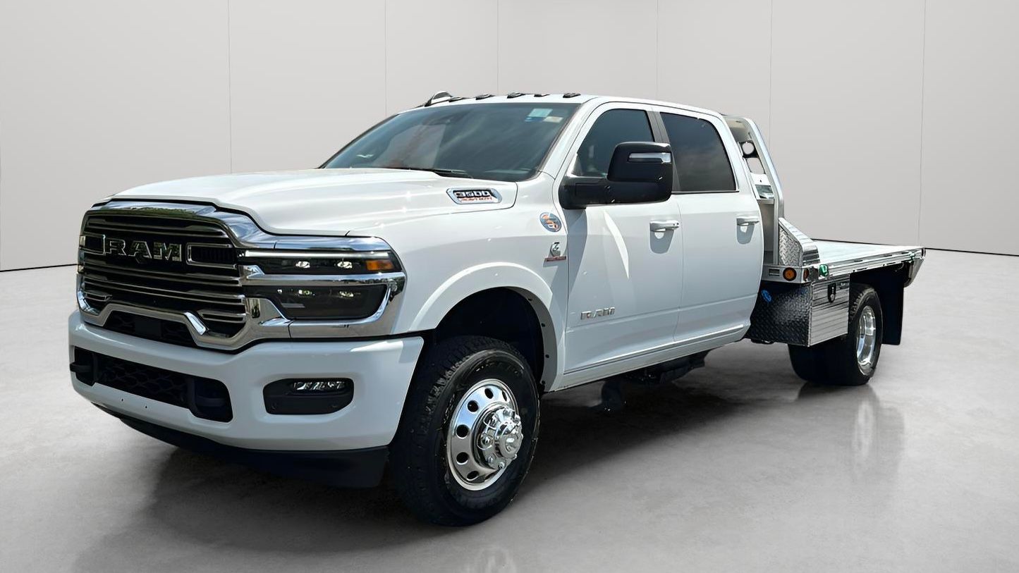 2026 RAM 3500 Chassis Big Horn - Photo 9