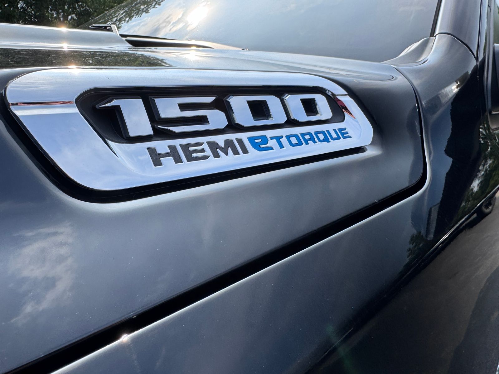 2022 Ram 1500 Laramie photo 4