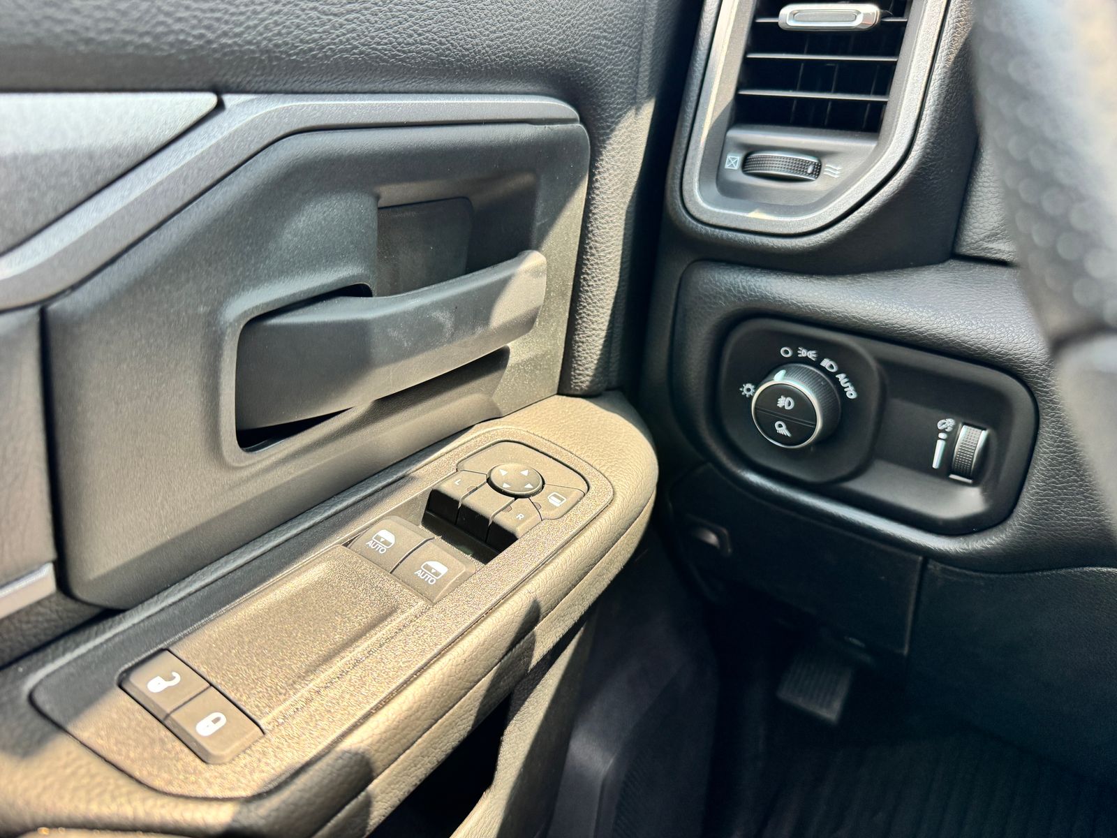 2026 RAM 2500 Tradesman - Photo 12