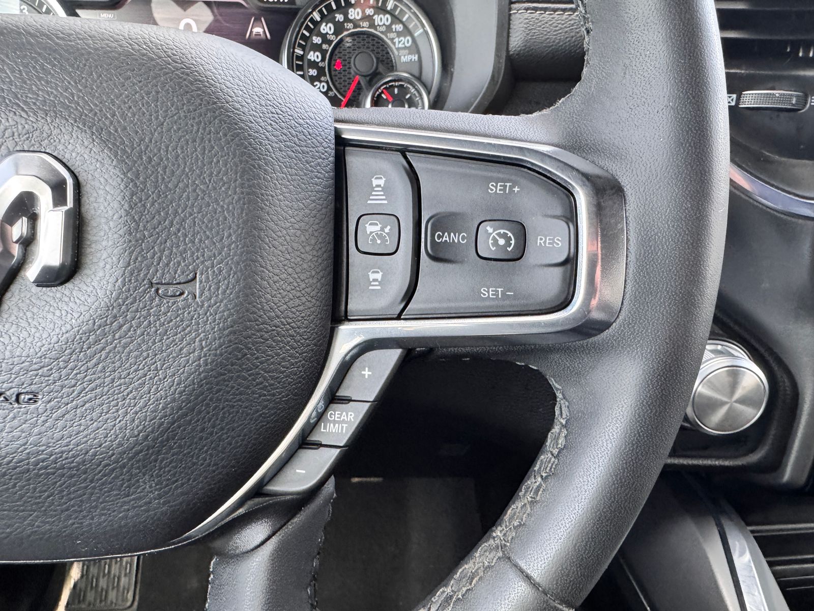 2025 RAM Ram 1500 Pickup Laramie - Photo 18