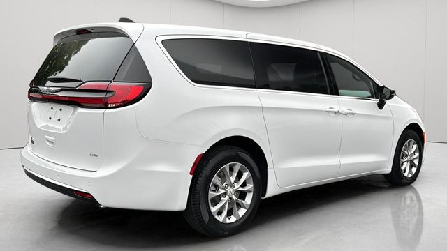 2025 Chrysler Pacifica Select - Photo 6