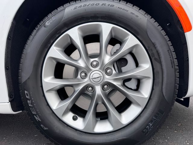 2025 Chrysler Pacifica Select - Photo 33