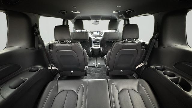 2025 Chrysler Pacifica Select - Photo 20