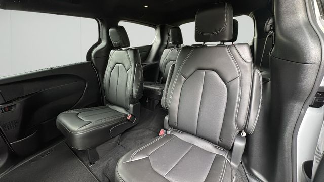 2025 Chrysler Pacifica Select - Photo 25