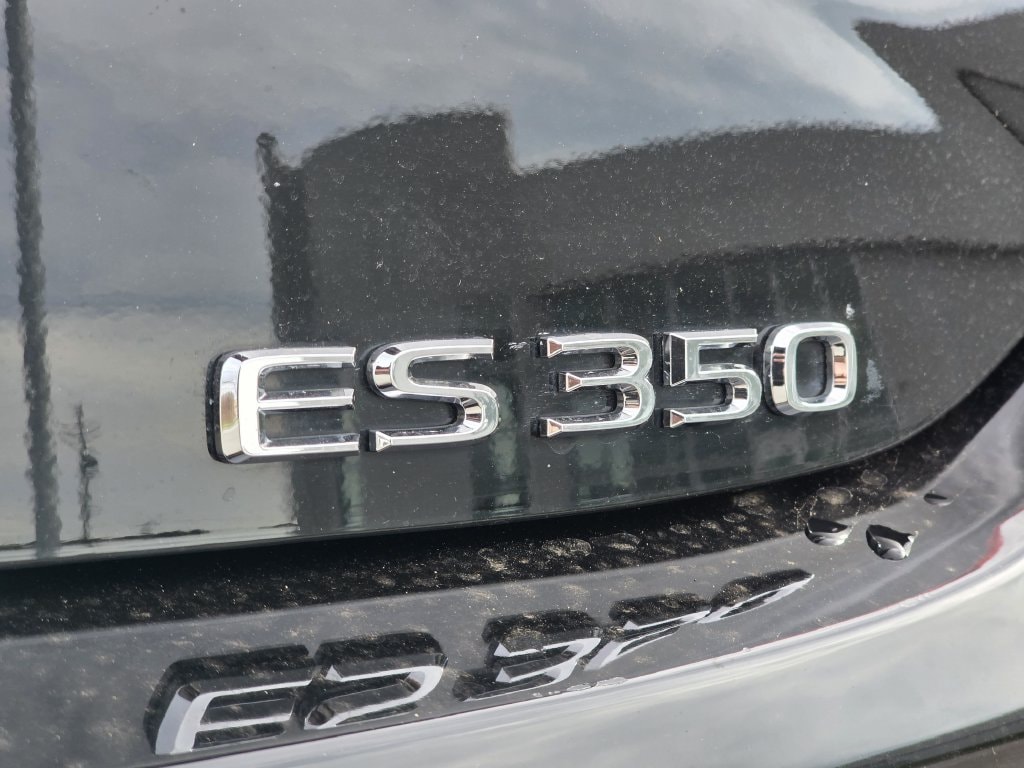 2022 Lexus ES 350 - Photo 35