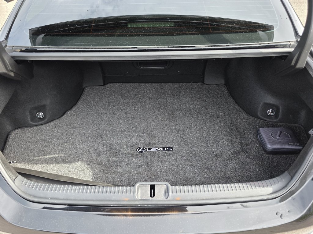 2022 Lexus ES 350 - Photo 32