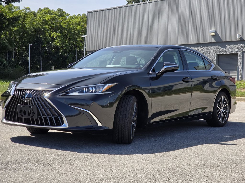 2022 Lexus ES 350 - Photo 5
