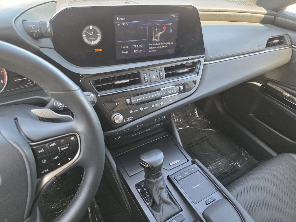 2022 Lexus ES 350 - Photo 25