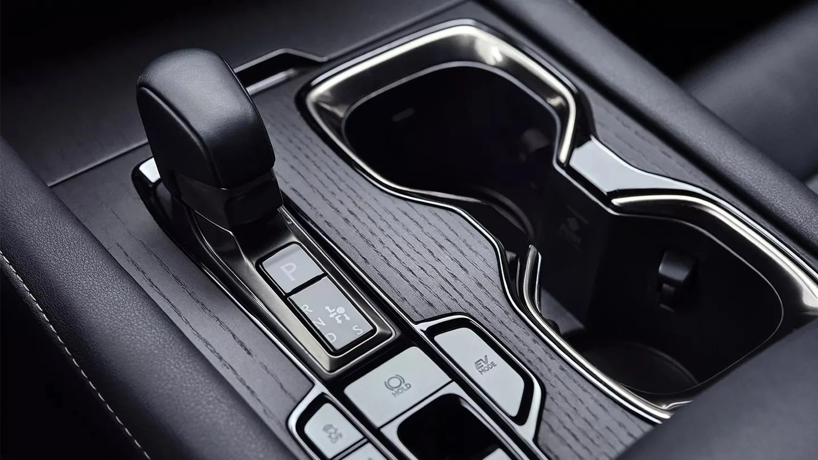 2026%20Lexus%20NX%20Hybrid%20vs%20RX%20Hybrid%20Comparison%20in%20Toledo%2C%20OH_fourth%20image.jpg