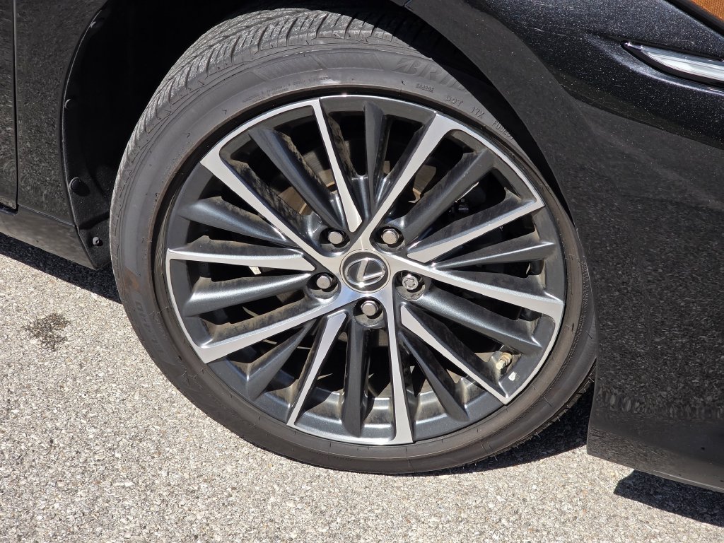2022 Lexus ES 350 - Photo 7