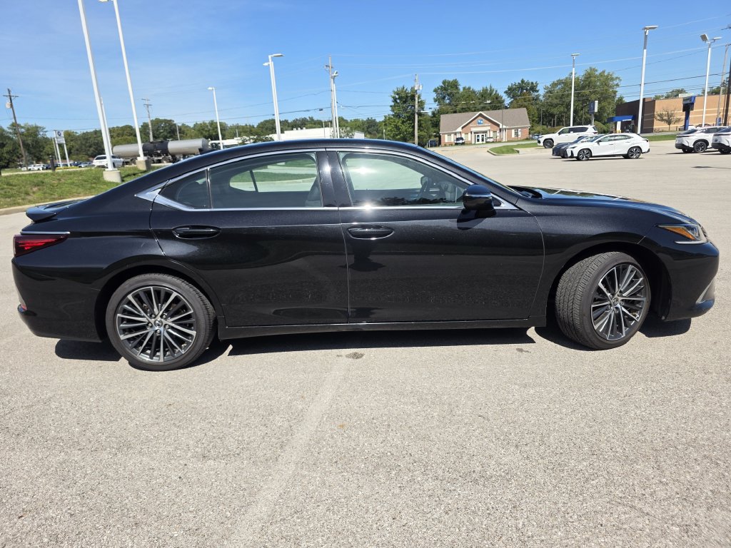 2022 Lexus ES 350 - Photo 11