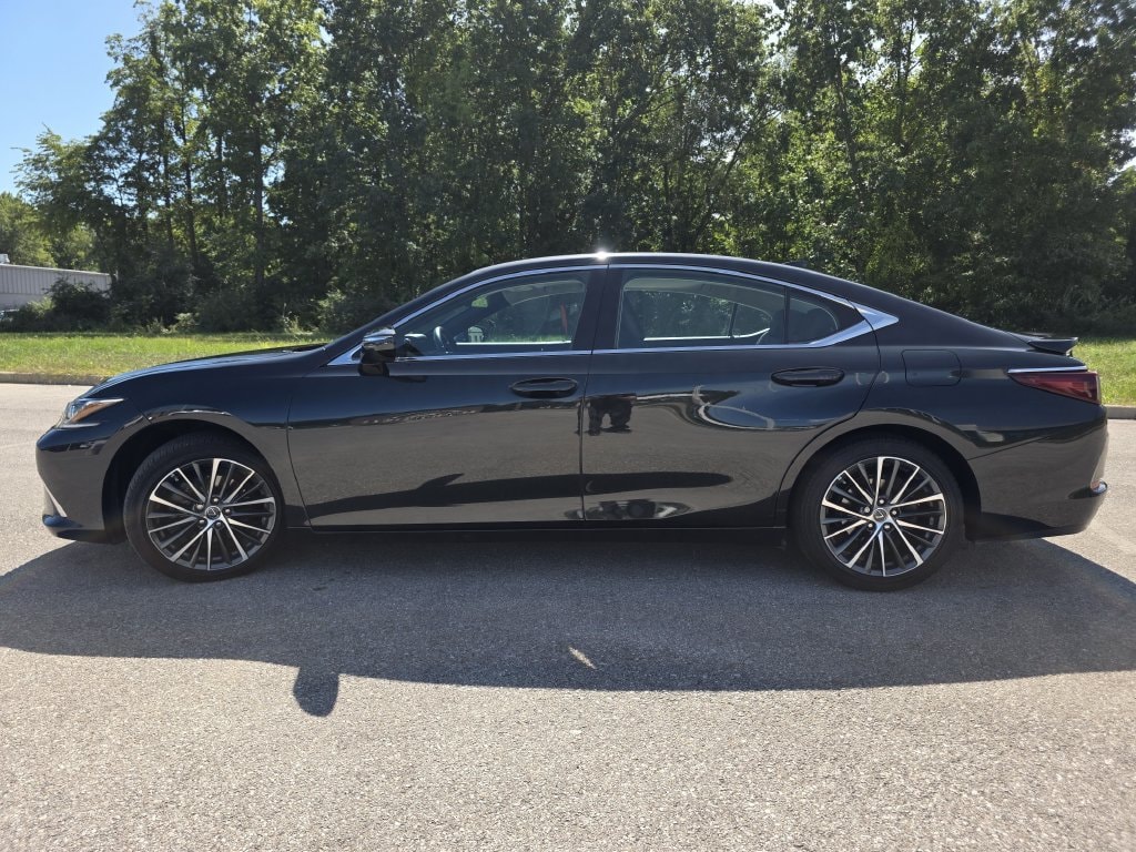 2022 Lexus ES 350 - Photo 6
