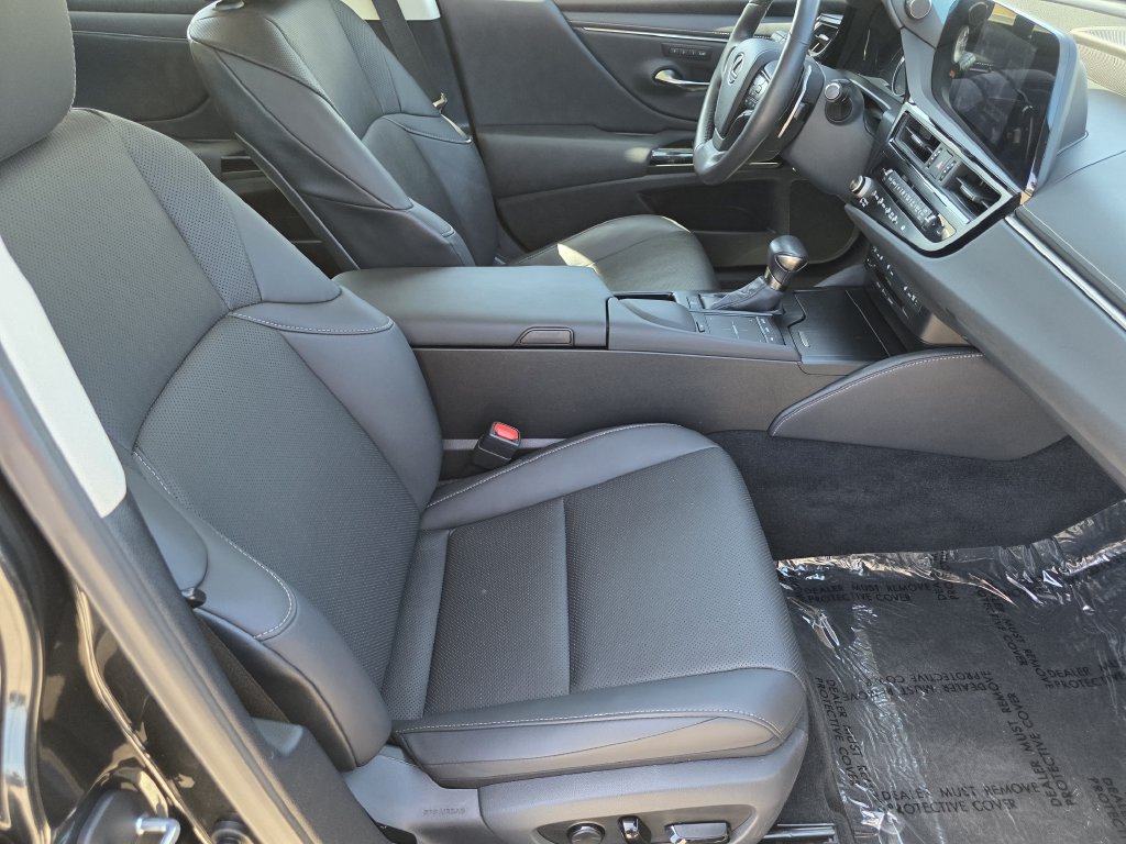 2022 Lexus ES 350 - Photo 19