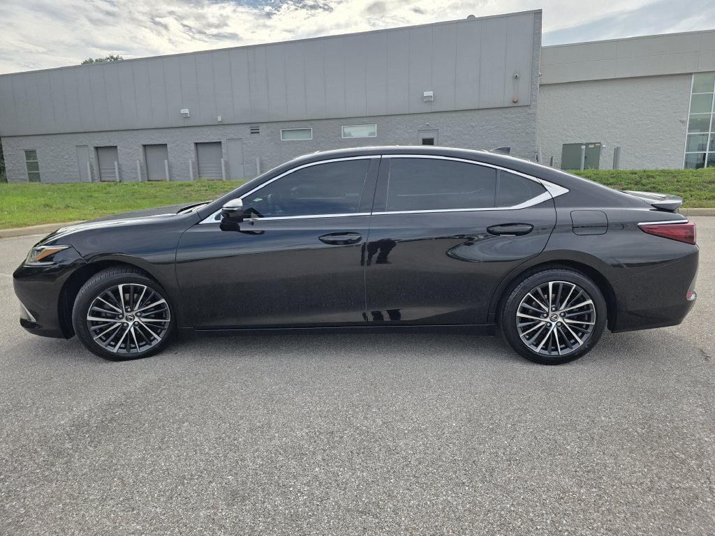 2022 Lexus ES 350 - Photo 6