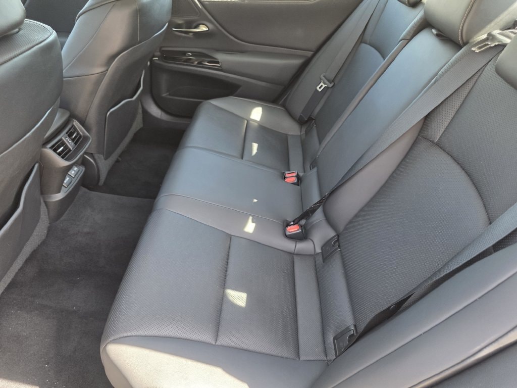 2022 Lexus ES 350 - Photo 20