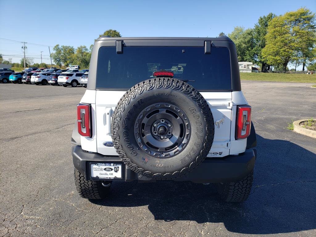2025 Ford Bronco Outer Banks photo 4