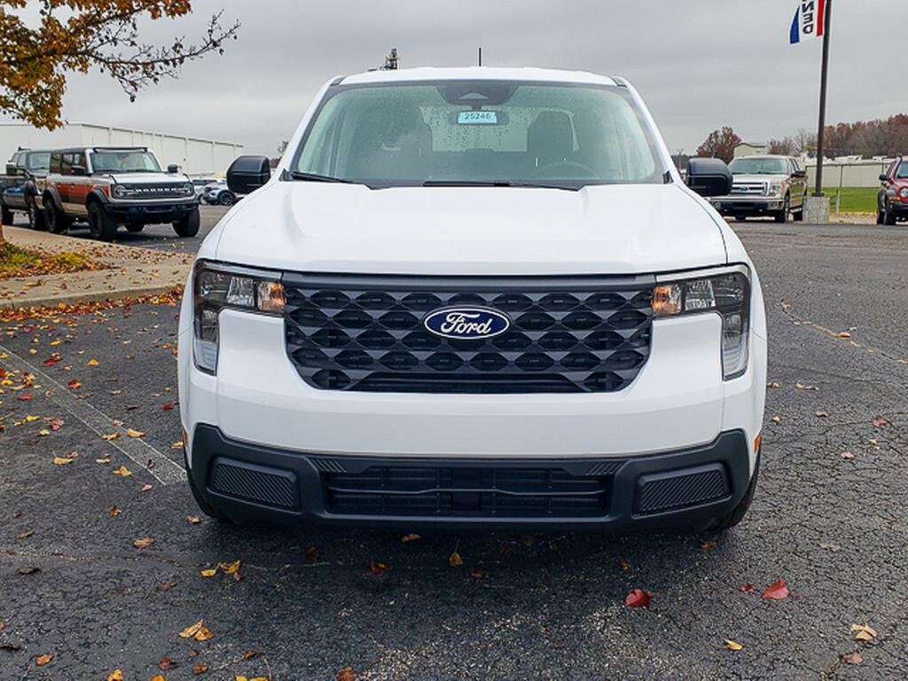 2025 Ford Maverick XL photo 2