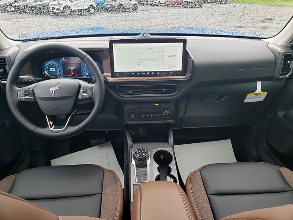 2025 Ford Bronco Sport Outer Banks photo 2