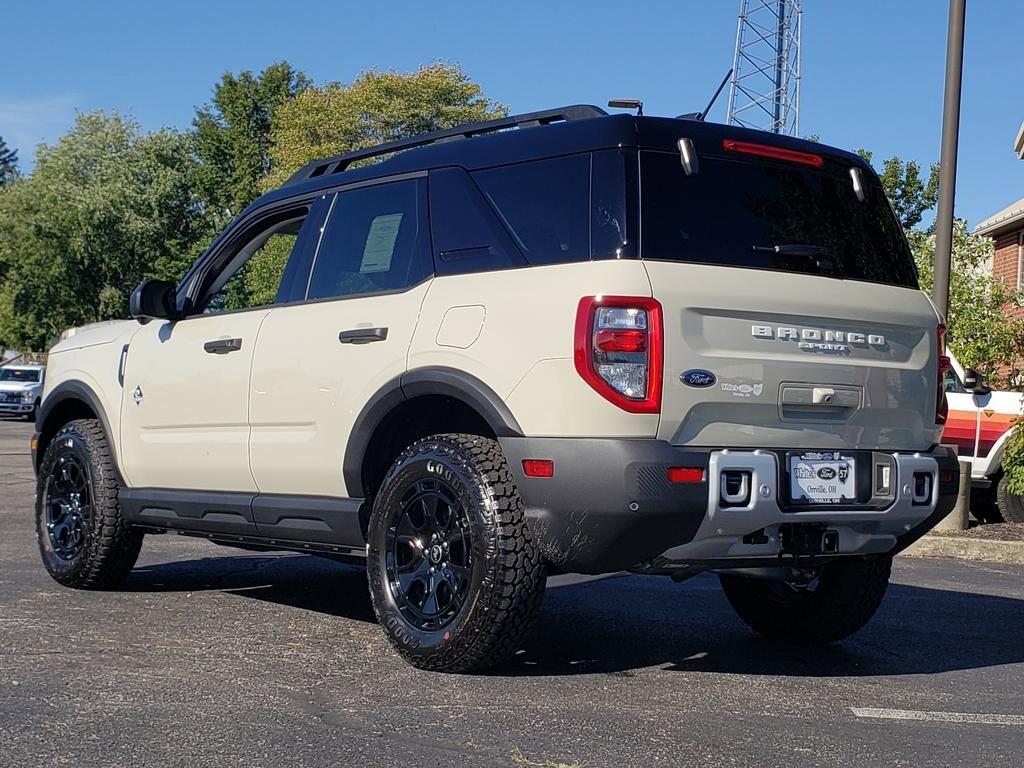 2025 Ford Bronco Sport Outer Banks photo 3