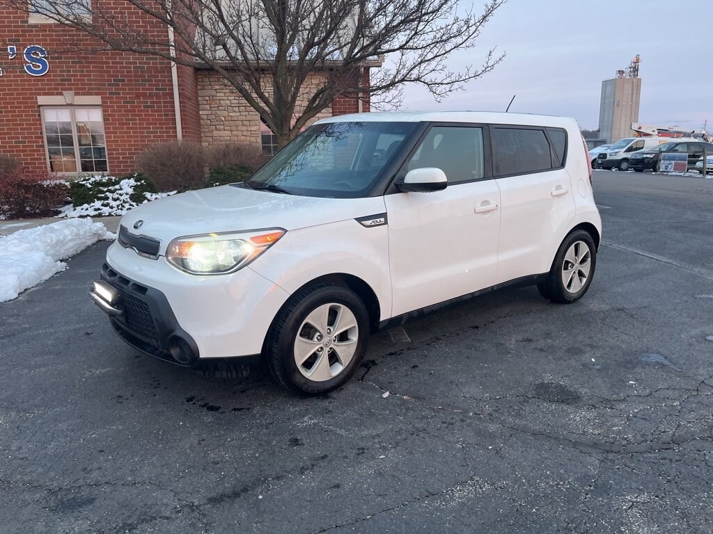 Used 2016 Kia Soul Base FWD Hatchback